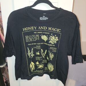 goodie two's Honey and Magic Black Crop Top
